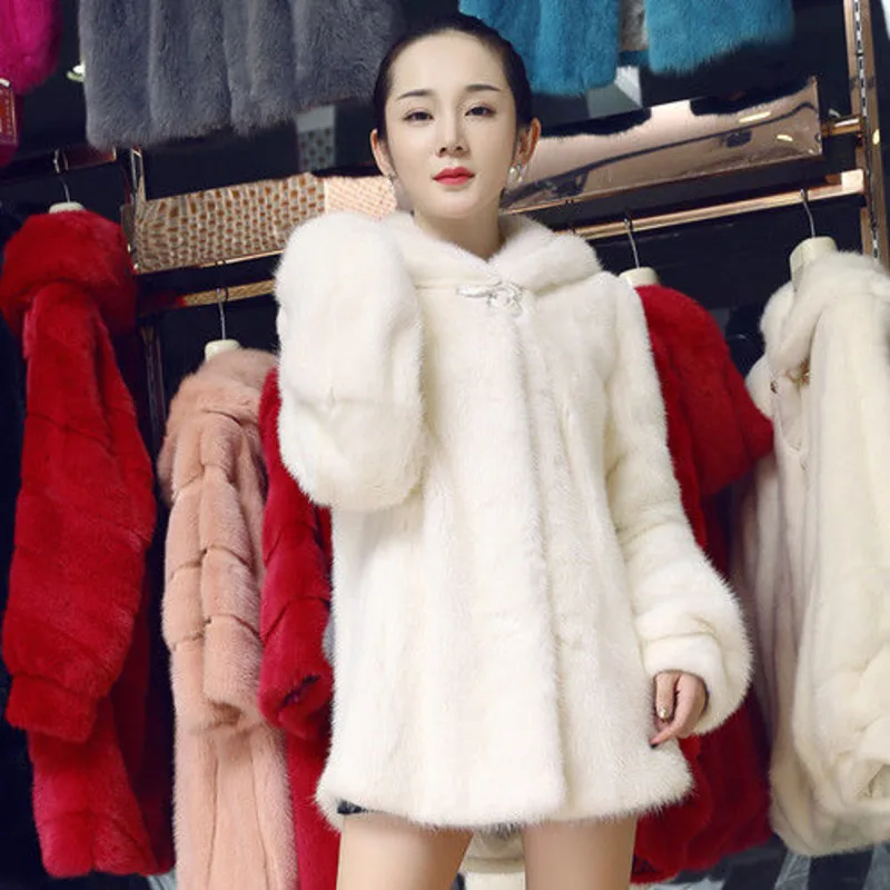 Зимнее женское утолщенное теплое меховое пальто верх из эко искусственного меха
