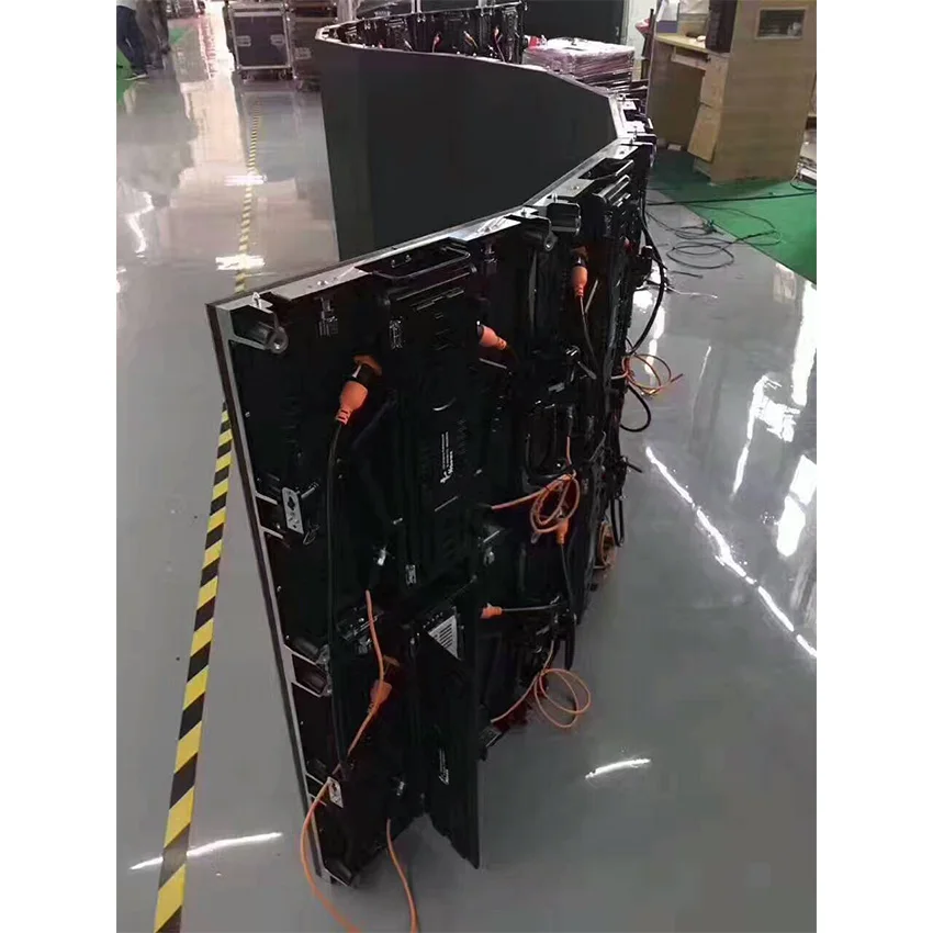 Изогнутый полноцветный наружный светодиодный экран P4.81 SMD1921 500*500 мм литой под