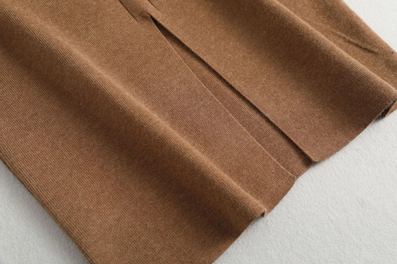 Женская вязаная юбка на пуговицах элегантная серая миди с разрезом спереди и