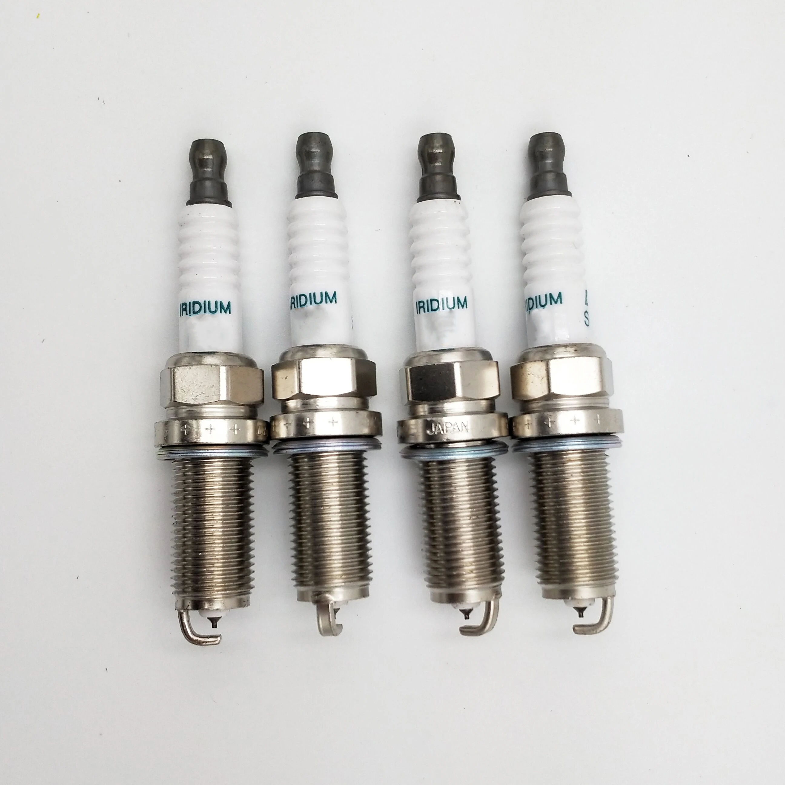8 шт. иридиевая Свеча зажигания 90919-01191 SK20HR11 подходит для Toyota / Lexus 9091901191 |