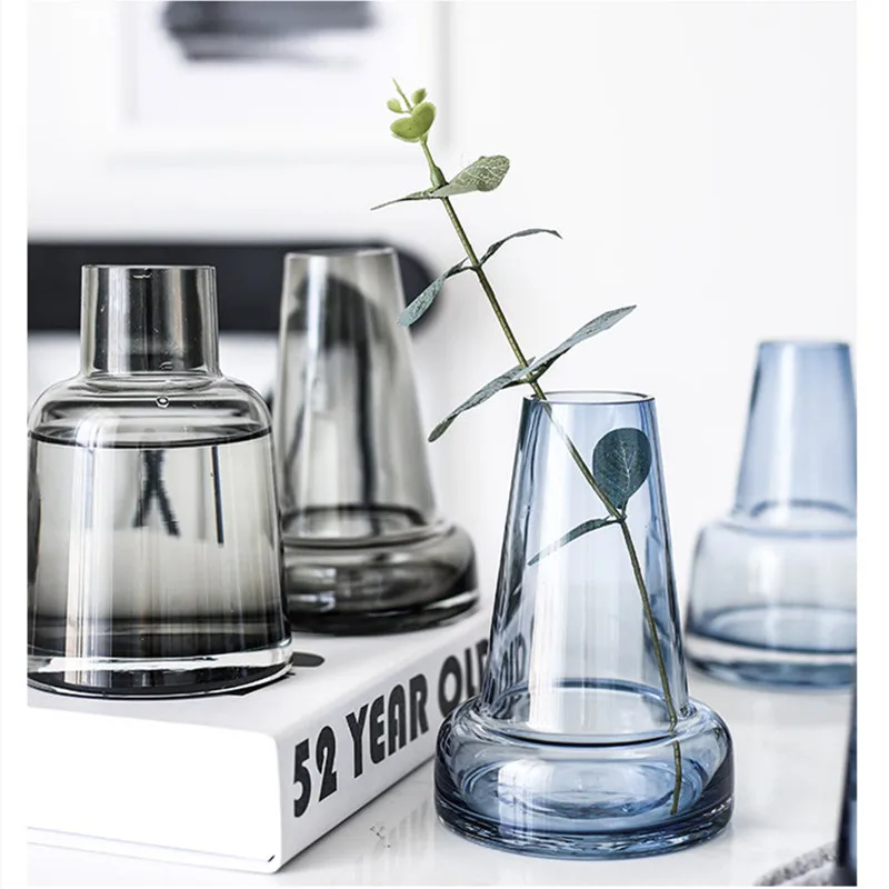 Скандинавская стеклянная ваза в форме башни с узким горлышком декоративная