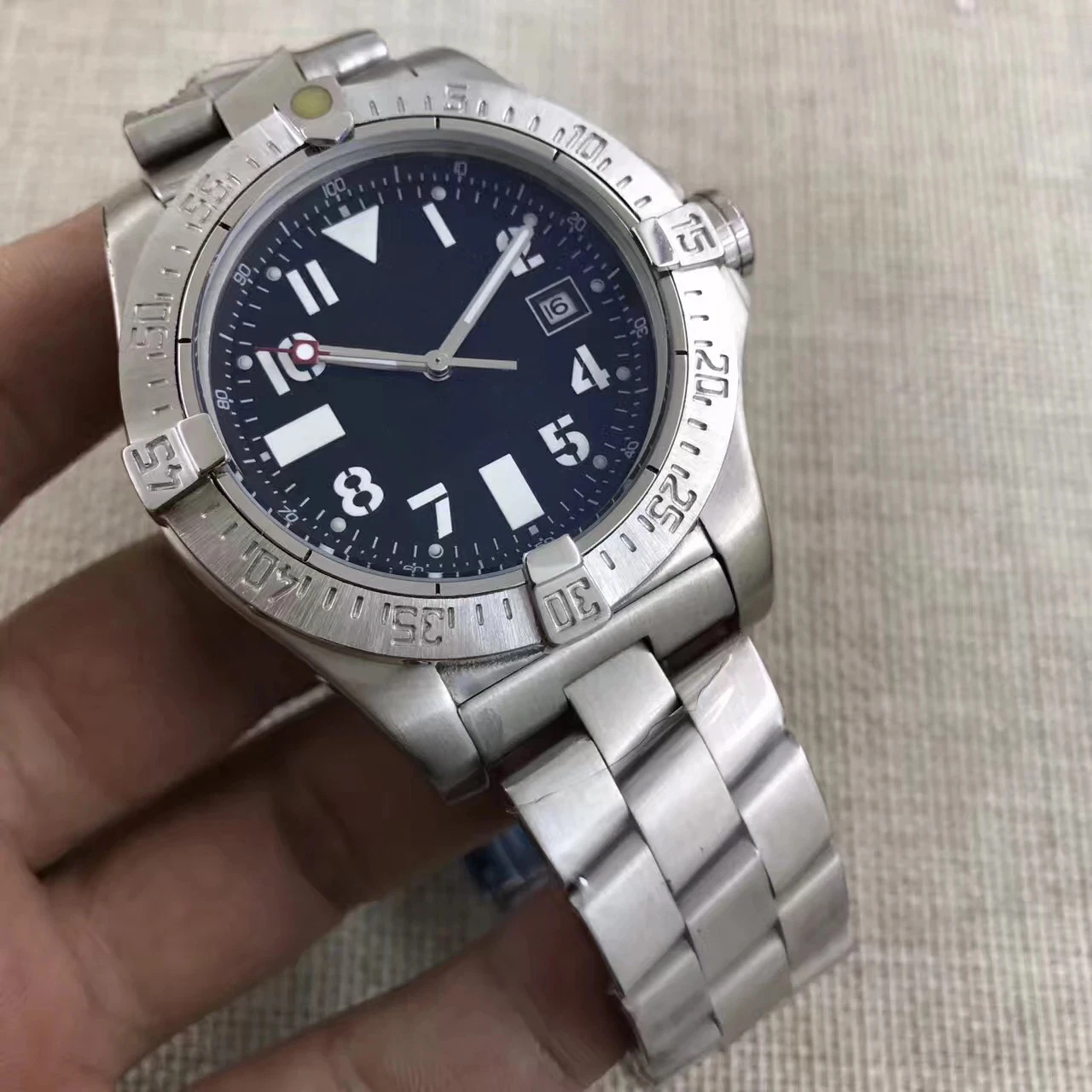 

Classic New Avenger Seawolf II Black Blue Yellow Automatic Mechanical Men Watch Stainless Steel Watches Sapphire Waterproof