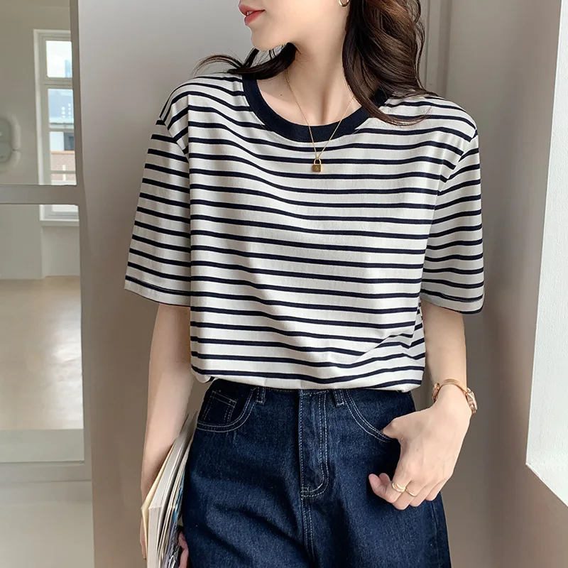 

Женская летняя футболка с коротким рукавом