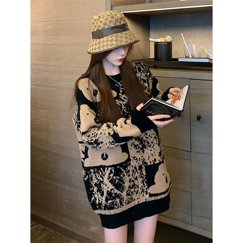 

Retro Literary Fashion Bear Sweater Women's Loose Korean Style Outer Jacket Mid-length Autumn And Winter Sweater
