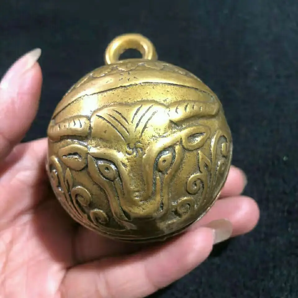 

Antique bronze collection pure copper bells retro made old copper cowbell old objects