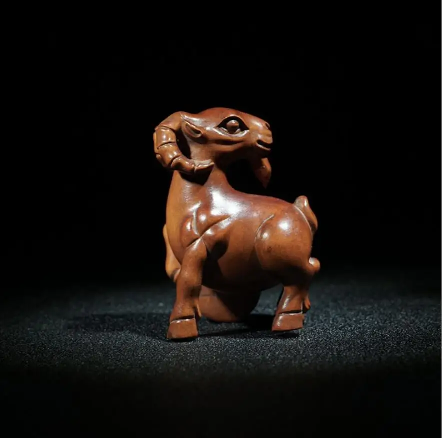 

New wooden crafts, old antique boxwood, Chinese zodiac, hand piece, new decoration