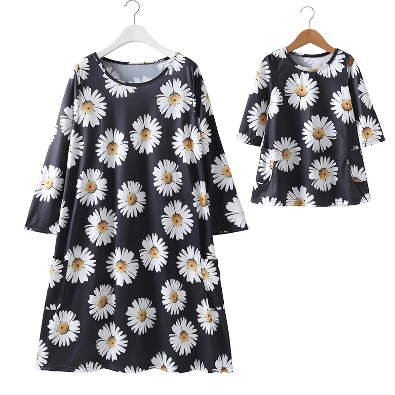 Летние одинаковые Платья с цветочным принтом для мамы и дочки Одежда Платье