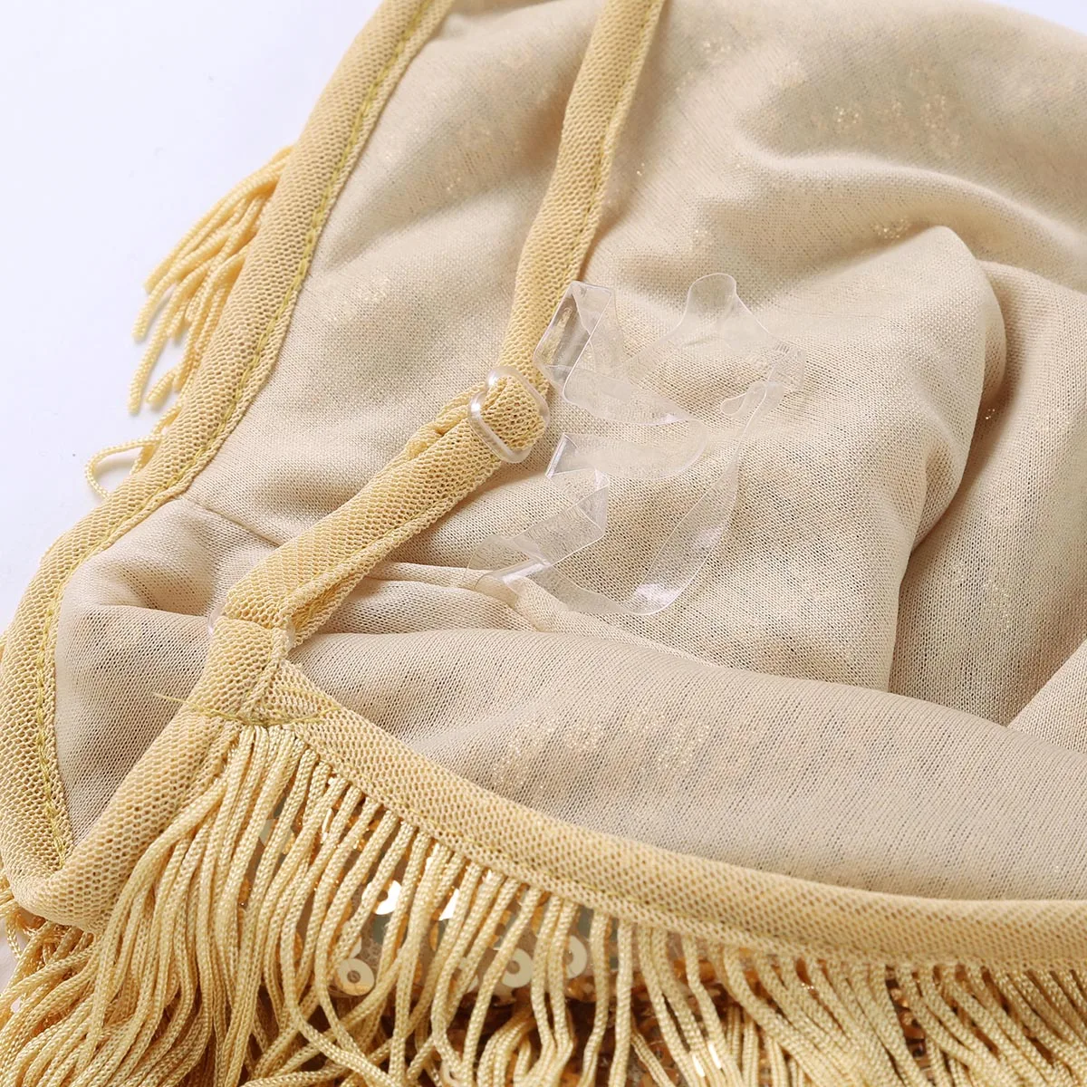 Женское платье-хлопушка на тонких бретельках с кисточками и бахромой блестками