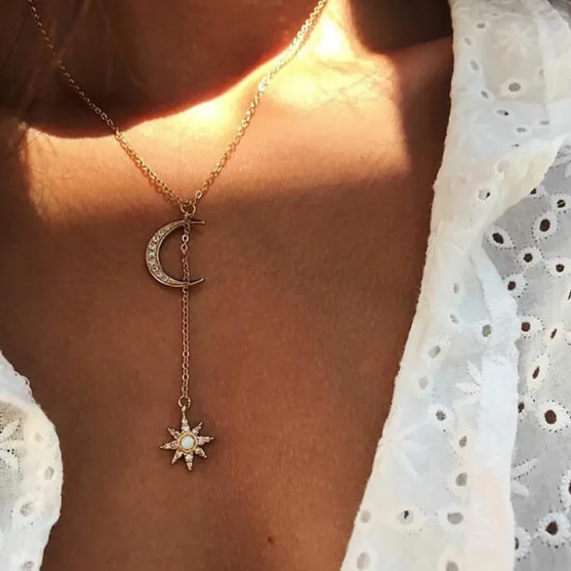 

Creative Personalized Retro Moon Sun Pendant Clavicle Chain Necklace for Women Retro Jewelry 2021