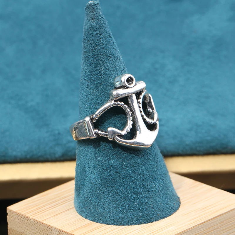 Якорь морского круизного судна работа матросского моряка мужское кольцо якоря
