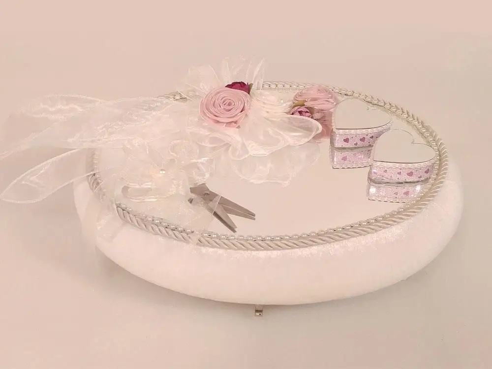 

Metal Floor Standing Oval Ring Tray Cream