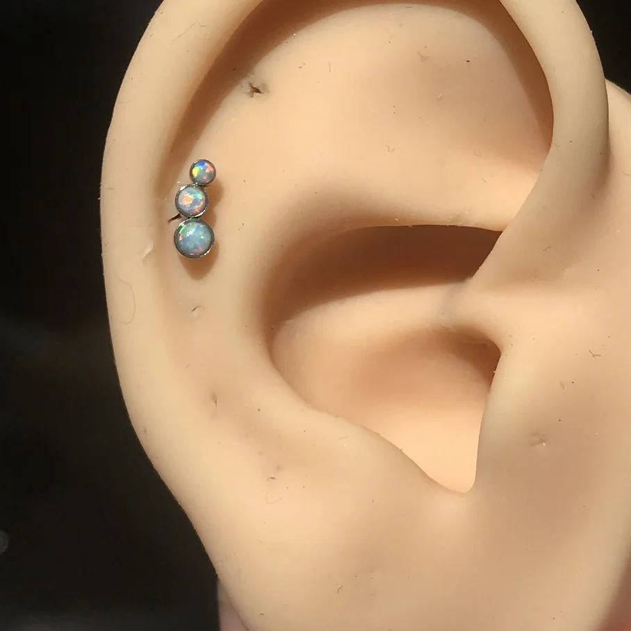 

1Pc Opal Cluster Ear Tragus Helix Cartilage Piercing 16G Surgical Steel Opal Daith Conch Earring Jewelry For Woman