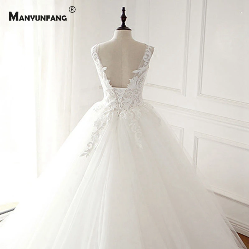 

2021 New Arrival Backless O-Neck Bridal Ball Gown Elegant Chapel Train Embroidery Appliques Tulle Sleeveless Wedding Dress