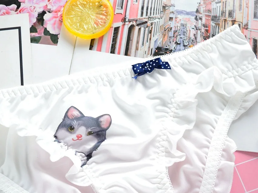 SP& CITY женское нижнее белье с милым рисунком кота из мультфильма для женщин, сексуальные трусики, бесшовные трусы с оборками по бокам, молочное шелковое кружевное белье