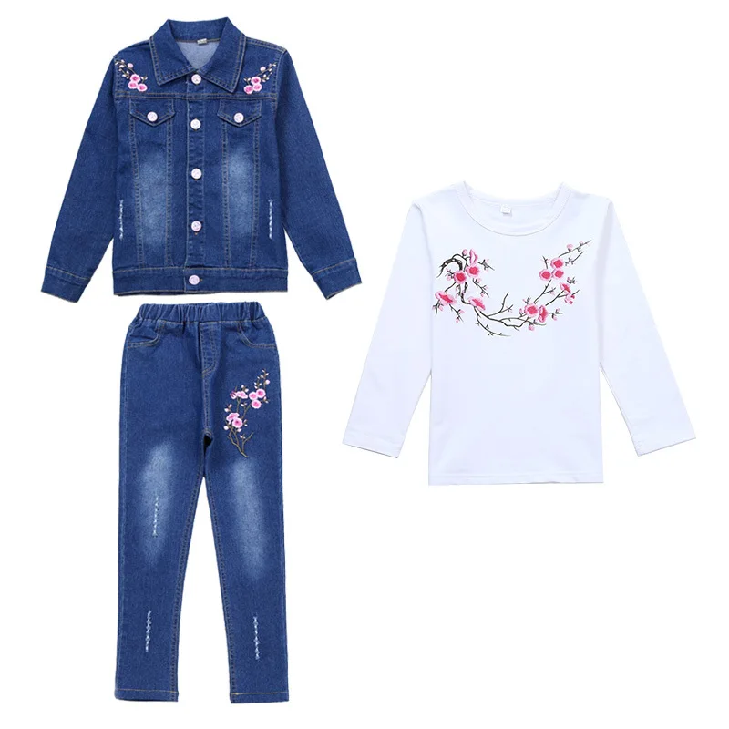 

The new 2021 girls suit long-sleeved plum blossoms in the spring and autumn cowboy cuhk children's recreational three-piece su