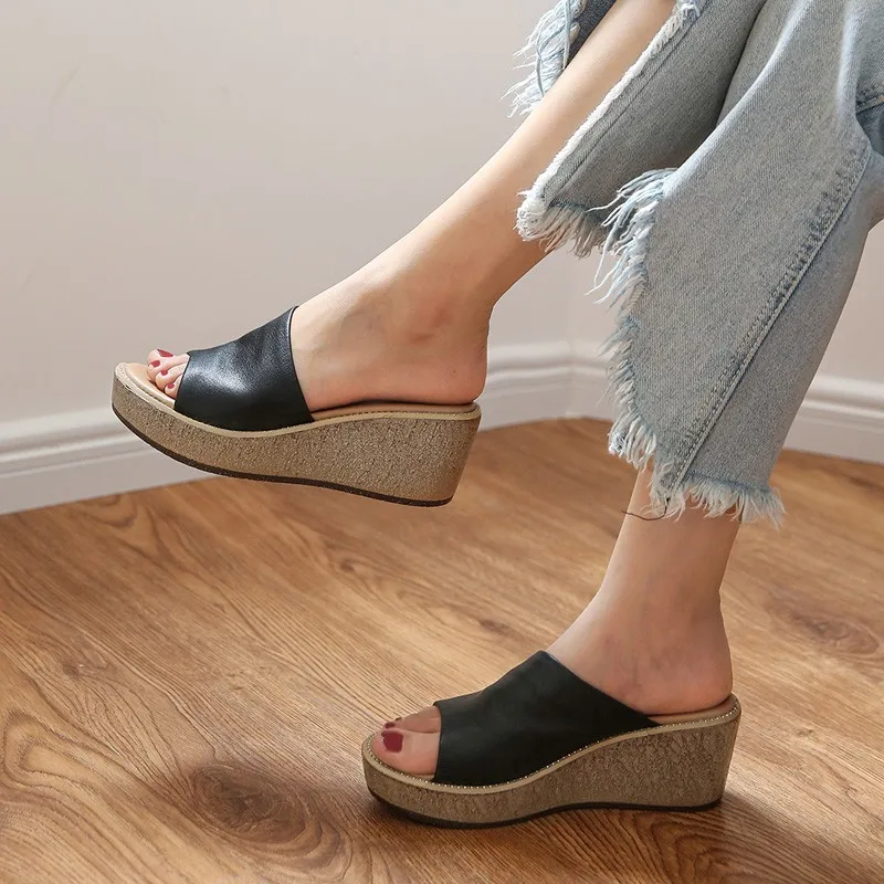 

Женские сандалии на танкетке, Пляжные Шлепанцы из натуральной кожи, с открытым носком, на плоской платформе, в британском стиле, лето 2021