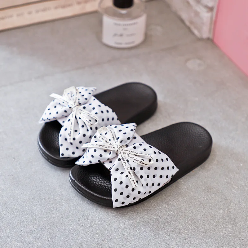 

Slippers for Girls Bow Knot Polka Dot Wearable Soft Sole Slides Outdoor Slippers Anti-Slippery Stylish Children Flip Flop Flat