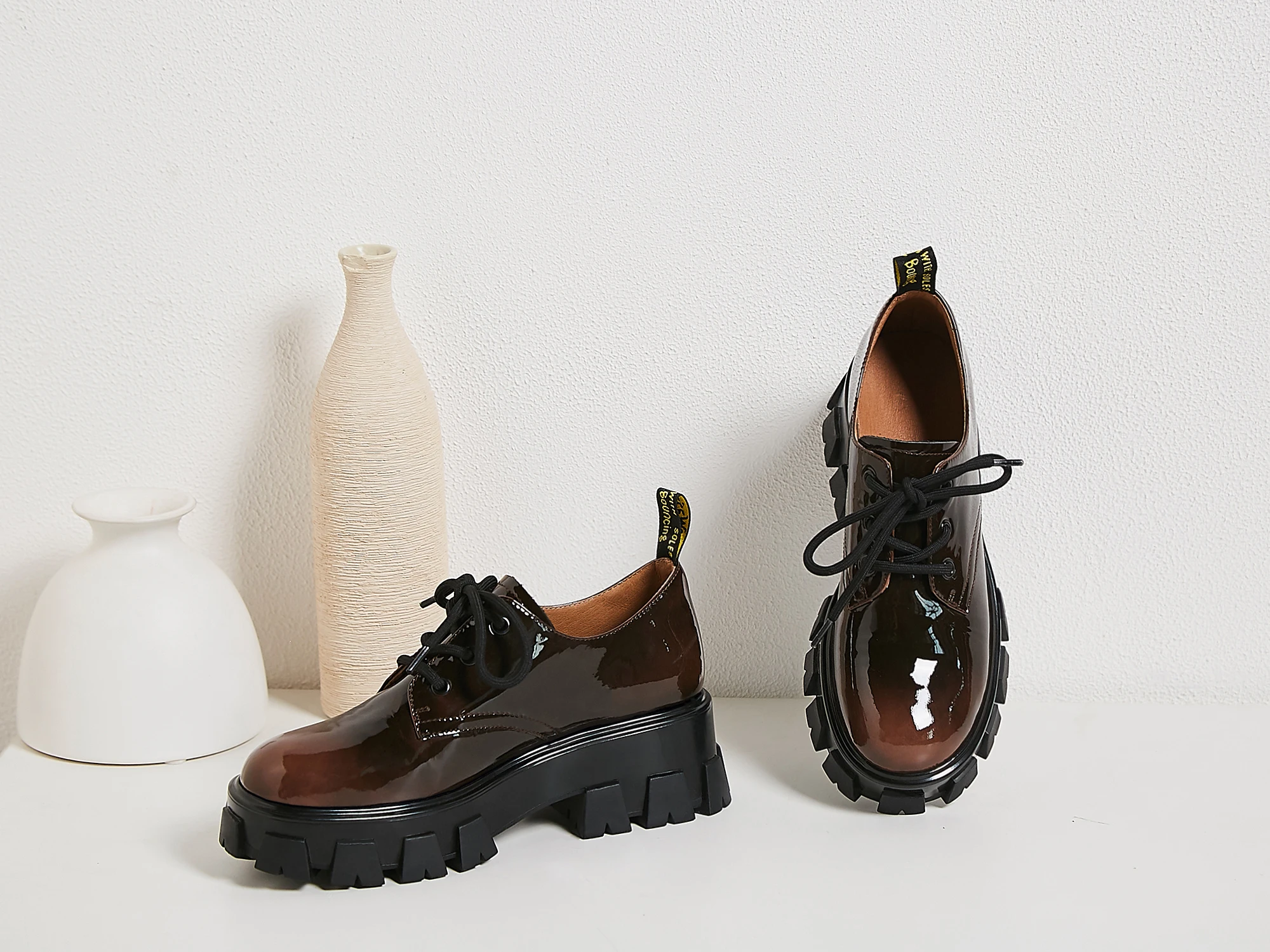 

Women's Shoes