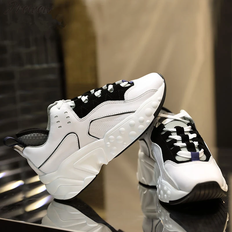 

Женские кроссовки на плоской подошве, со шнуровкой