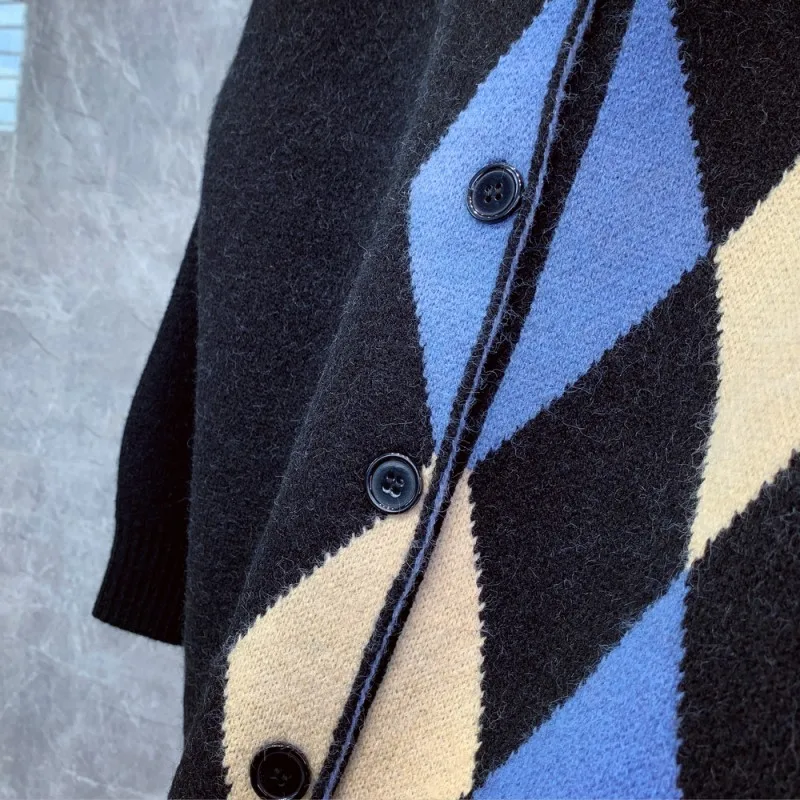 

New Fashion Mens Winter Thick Sweater Coat Colors Mixed Plaid Vintage O Neck Knit Cardigan Single Breasted Harajuku Knitwear Top