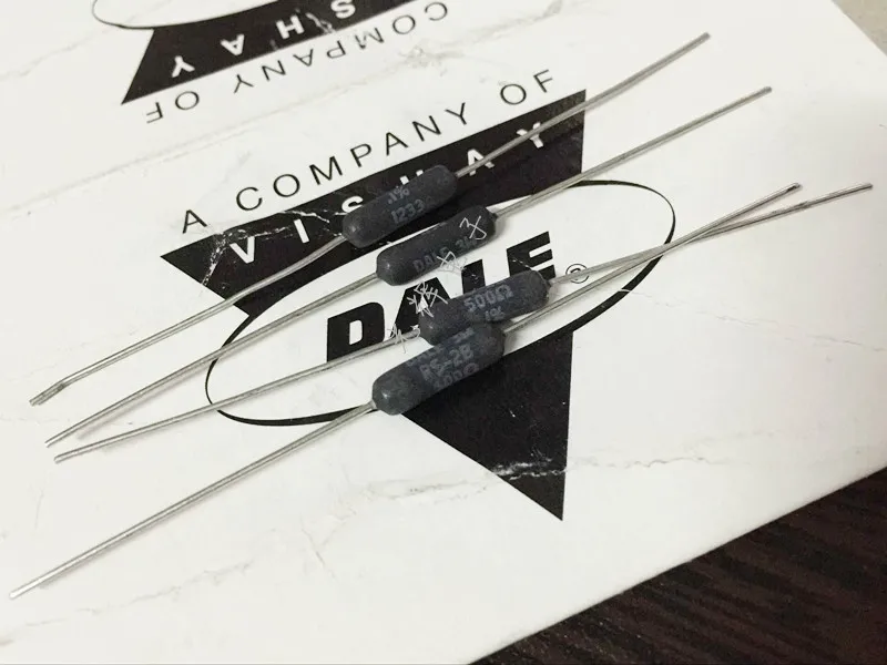 

Оригинальный новый 100% RS-2B 500R 0.1% 3 Вт 15*5 мм военный регулировочный намоточный точный черный резистор (индуктор)