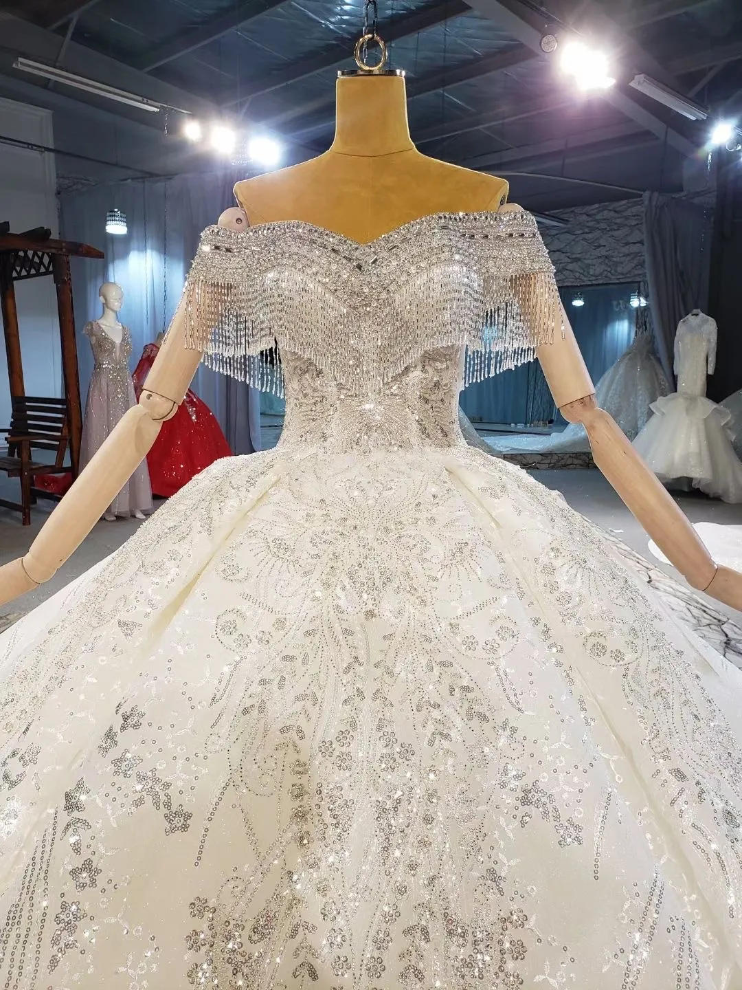

Amazing Bridal Ball Gown Wedding Dresses 2021 Custom Made Off The Shoulder Wedding Dressses