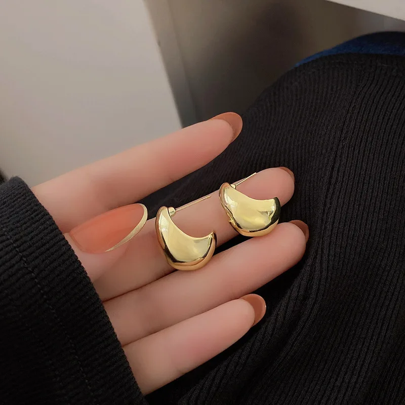 

Fashion Trend Ladies Gold Drop Stud Earrings Glossy Metal Pendant Fashion Simple earrings korean style 2021 trend Women jewelry