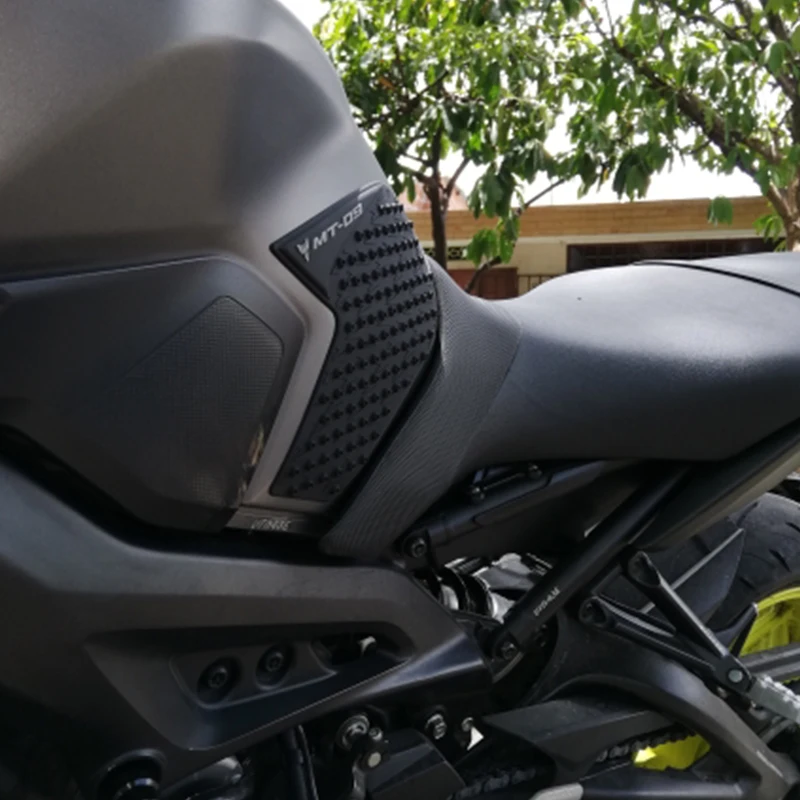 

Motorcycle Protector Anti slip Tank Pad Sticker Gas Knee Grip Traction Side Decal For Yamaha MT-09 2014 to 2017 2018