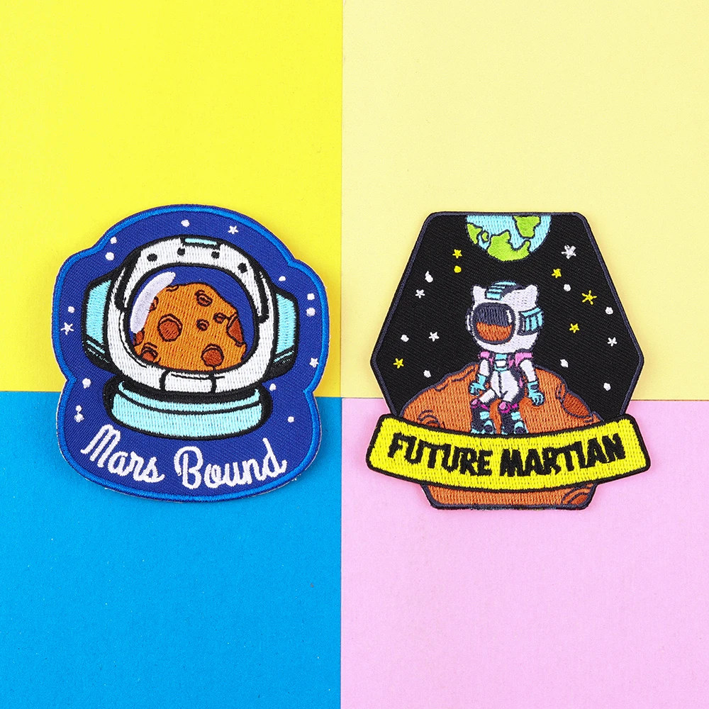 

1PCS Cartoon Outer Space Astronauts Patches Clothing DIY Decoration Accessories Embroidery Mars ball Iron On Appliq