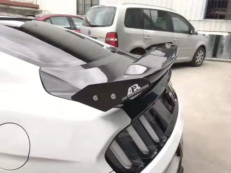 Высокое качество углеродного волокна задний бампер крышка подходит для Ford Mustang