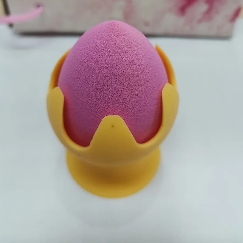 Ффонарь силиконовый для косметики желтого цвета |