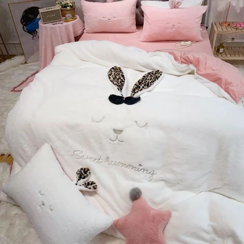 Флисовая ткань с вышивкой в виде милых кроличьих ушей белого розового серого