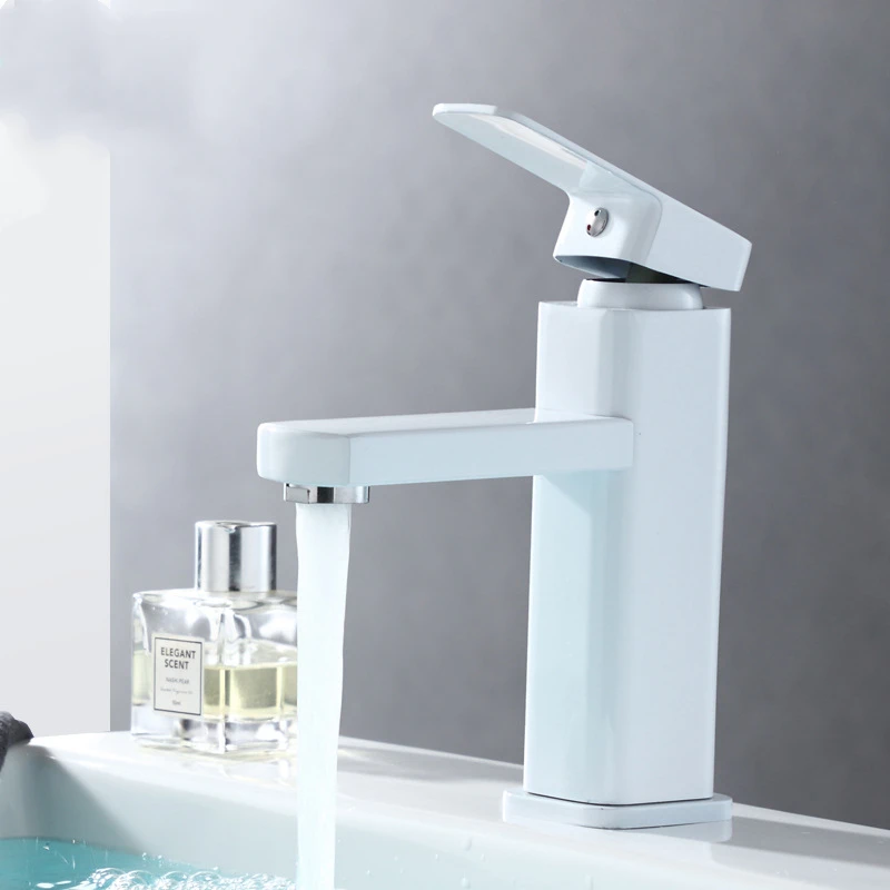 Элегантный смеситель из цинкового сплава для горячей и холодной воды ванной