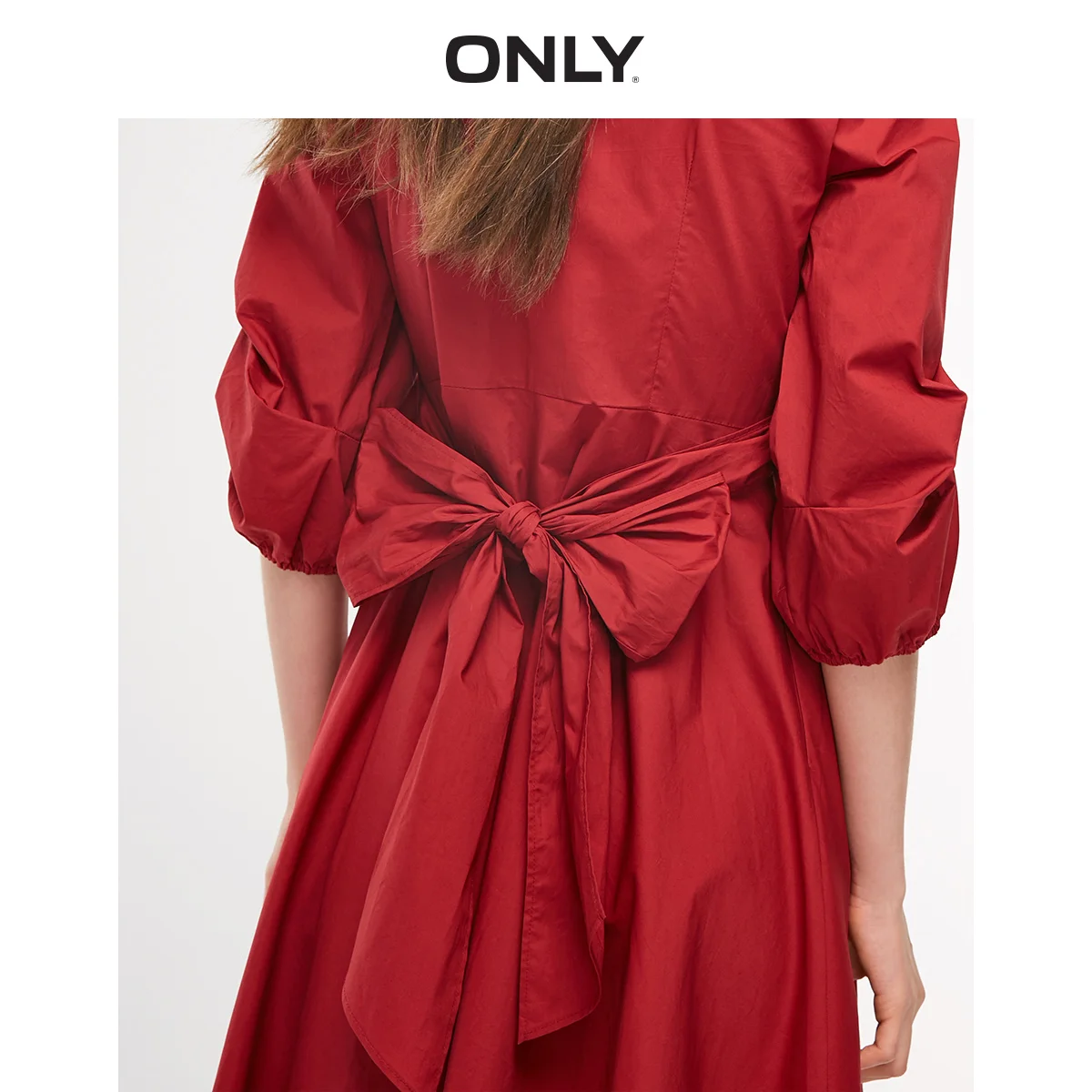 Женское платье с V-образным вырезом и шнуровкой | Женская одежда