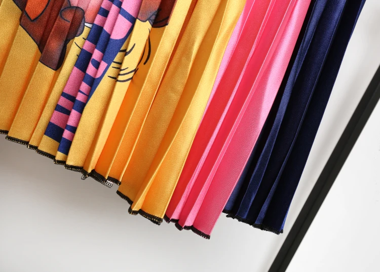 

2020 Summer Casual Women Maxi Skirt Fashion Cartoon Animal Printed Skirts Elastic Waist Long Pleated High Waist A-line Skirt