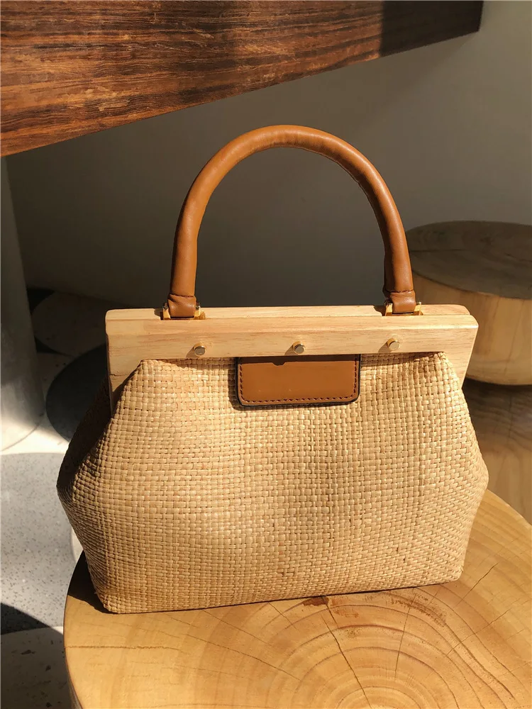

Summer Niche Designer Handbags New Beach Wooden Clip Shell Handbags Raffia Woven Handbags Luxury Designer Handbag Shoulder Bag