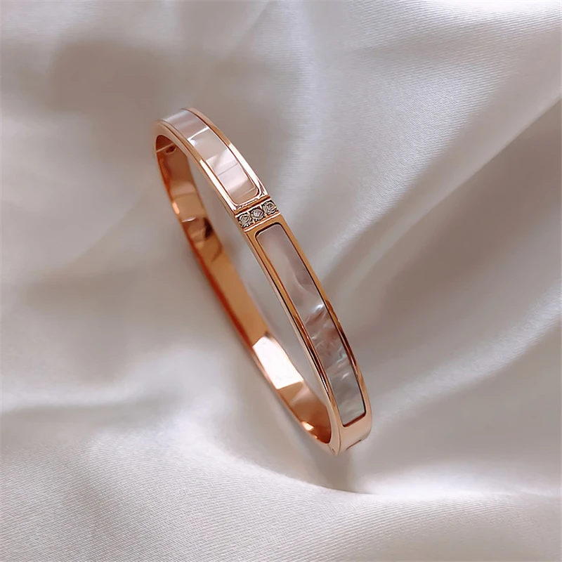 

Titanium Steel Shell Bracelet Female Exaggerated Simple Fashion Bracelet For Women 2021 Trend Student Metal Gold Accessories
