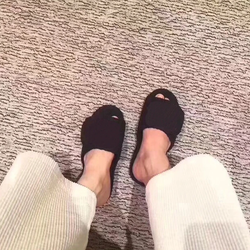 

2021 Summer Beach Women Slippers Casual Flat Shoes Woman Slides Slippers Sandals Real Leather Designer Feminino Fluff Flip Flops