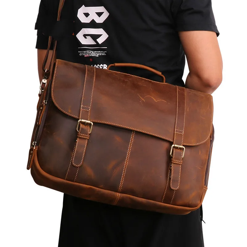 Мужская деловая сумка из натуральной кожи мессенджер на молнии и застежке