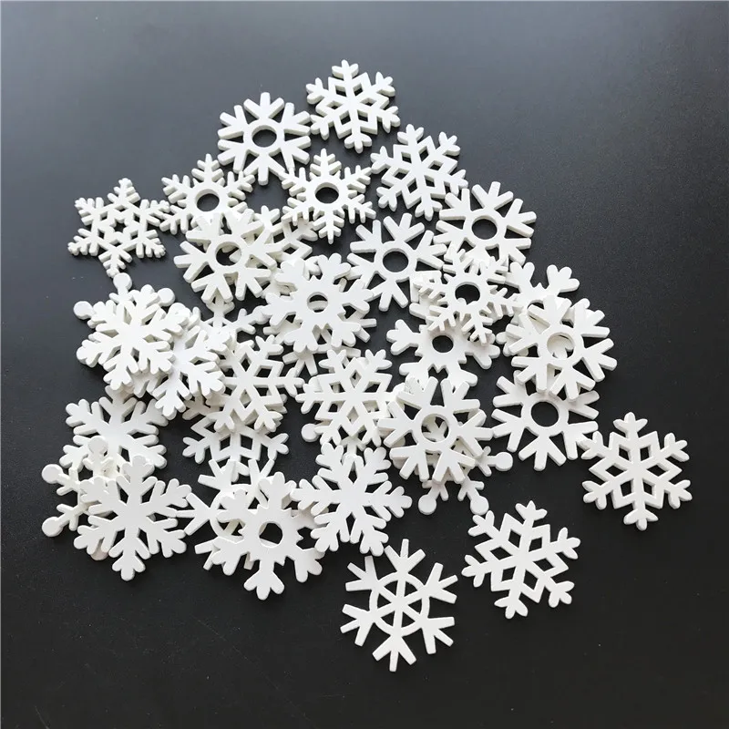 50pc 35mm Mix Shape Wooden White Snowflakes Christmas Ornaments Xmas Pendants New Year Christmas Decorations for Home