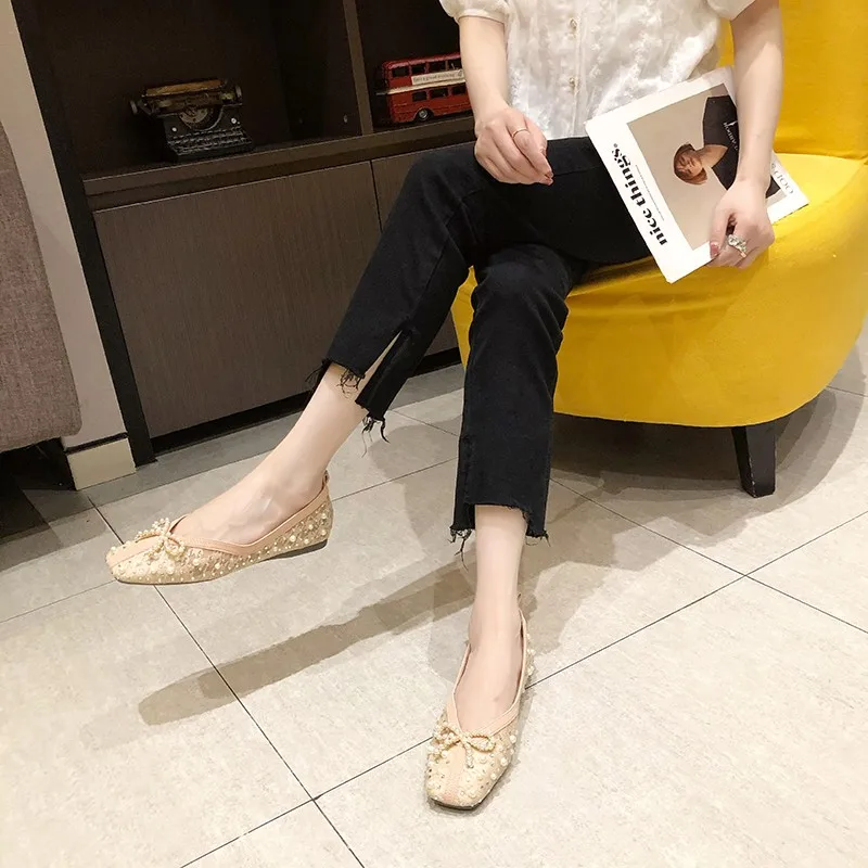 

New Crown Pearl Flats Women Wedding Shoes Pointed Toe Female Dress Moccasins Low Pearl Heel Ladies Fashion Luxury Style
