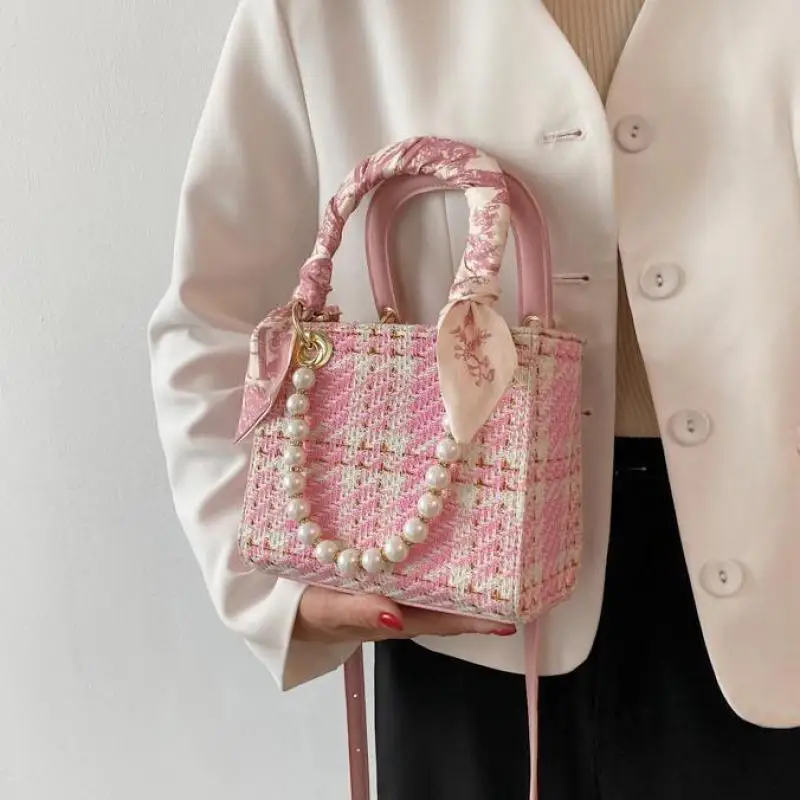 

Mini Woven Crossbody Shoulder Bags with Short Handle 2021 Luxury Ladies Beading Top Handle Handbags Silk Scarf Designer Totes