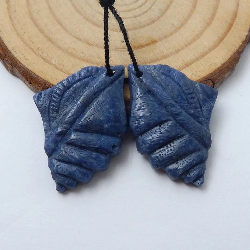 Женские серьги из натурального синего коралла резные вручную в форме ракушки
