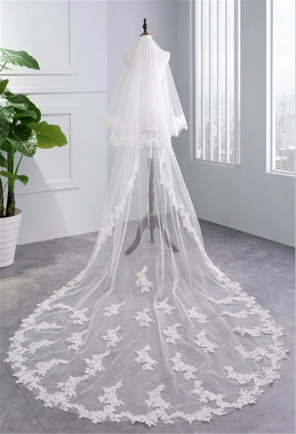 

Lace Edge Bridal Veil With Comb Long Wedding Veil Accessories velos de novia 3M Cathedral Length