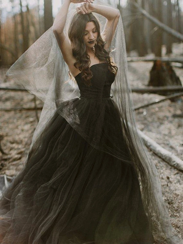 Gothic Design Black Wedding Dresses Bridal Gowns Vintage Strapless Tutu Skirt Sweep Train A Line Customize 2020 Spring New
Gothic Design Black Wedding Dresses Bridal Gowns Vintage Strapless Tutu Skirt Sweep Train A Line Customize 2020 Spring New