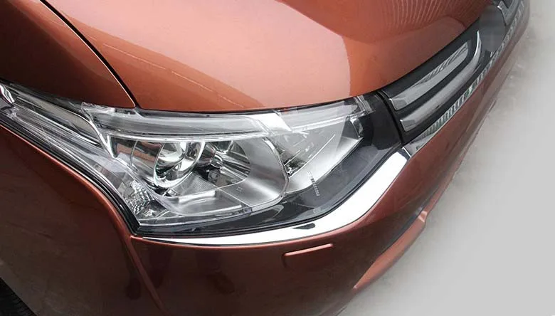 Накладка на решетку переднего бампера хромированная для Mitsubishi Outlander 2013 2014 -