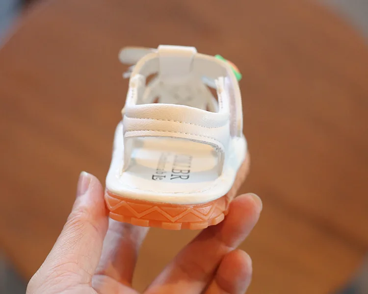 

2021 Summer Soft-soled Non-slip Baby Girls Sandals White Pink Color Hollow Girls Flats Shoes Cool Summer Princess Shoes