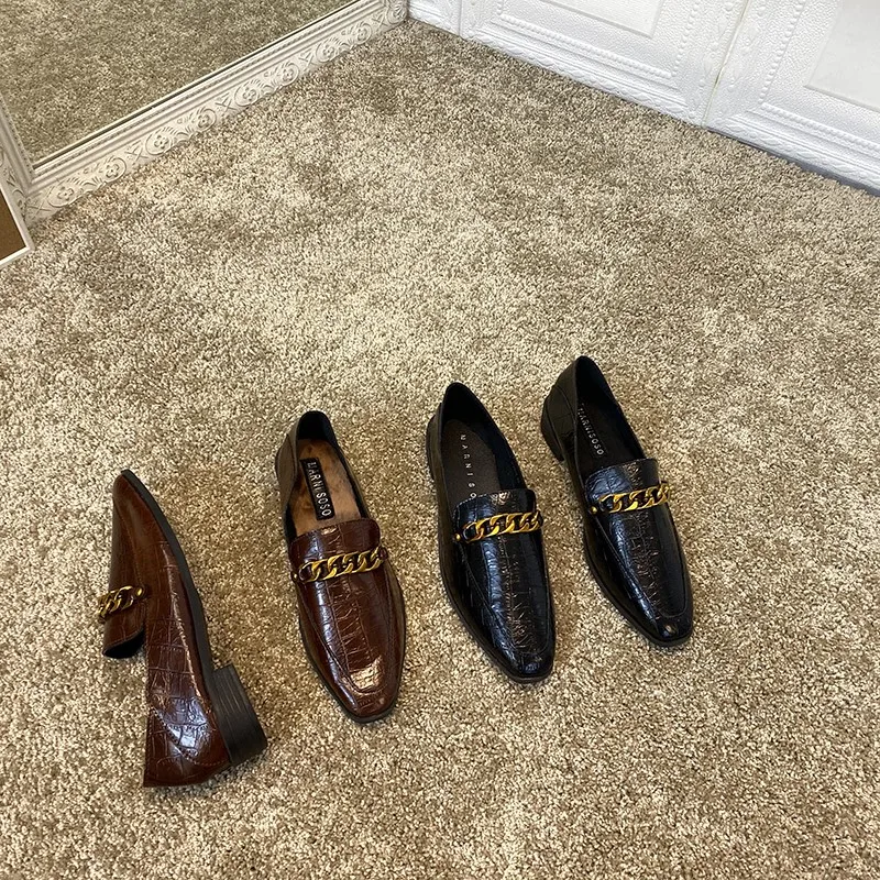 Женские туфли-оксфорды на низком каблуке из лакированной кожи аллигатора с