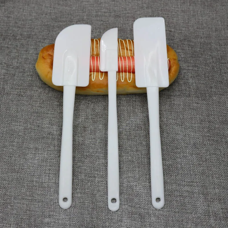 

3Pcs/Set DIY Baking Tools Multi Purpose Cookie Pastry Scraper Kitchen Supplies Durable Plastic White Cake Butter Spatula