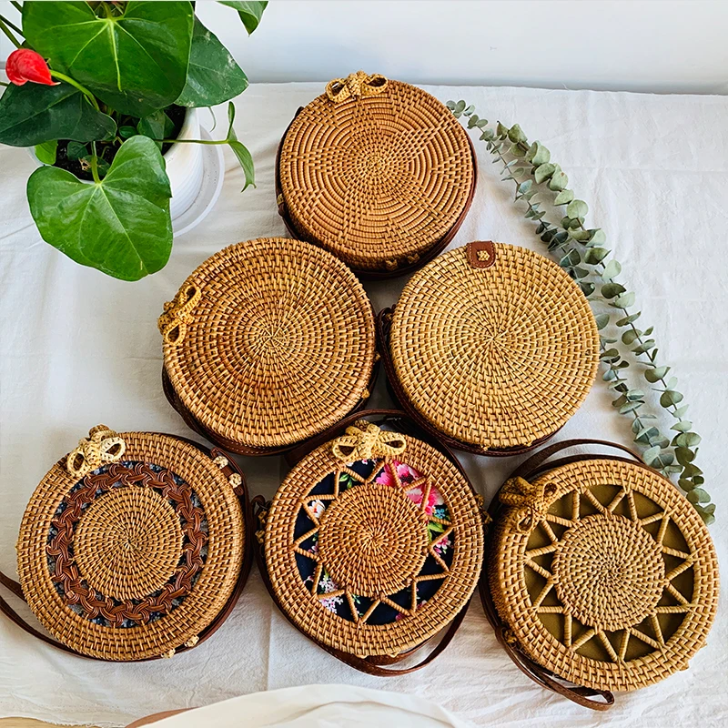 Сумка женская Соломенная через плечо плетеный саквояж на ремне круглая плетеная